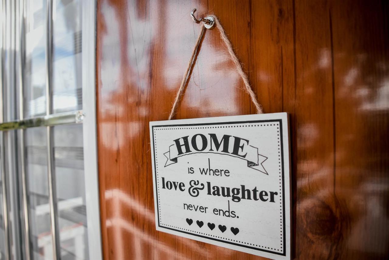 Olive Hostel Roxas City Bagian luar foto