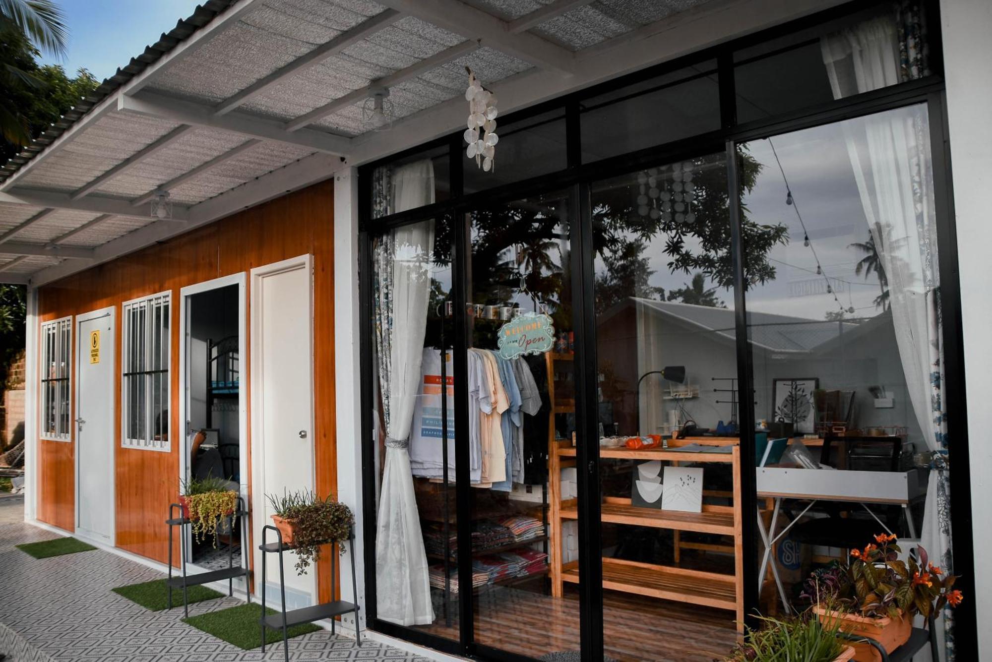 Olive Hostel Roxas City Bagian luar foto